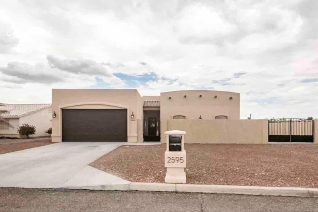 Havasu Retreat! Pool, Spa, Gym & View Lake Havasu City Esterno foto