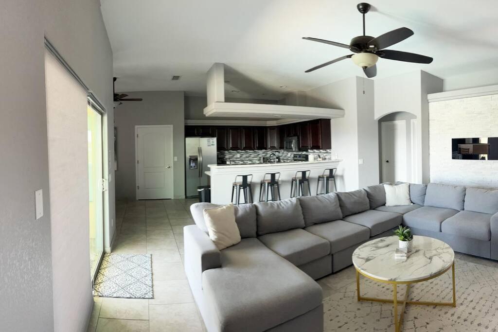 Havasu Retreat! Pool, Spa, Gym & View Lake Havasu City Esterno foto