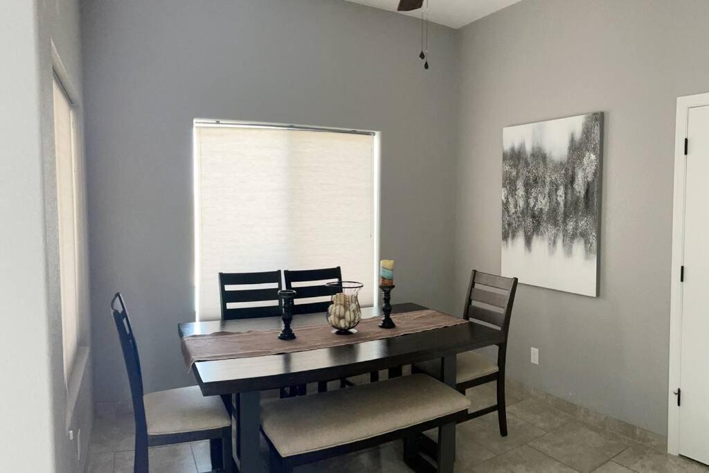 Havasu Retreat! Pool, Spa, Gym & View Lake Havasu City Esterno foto